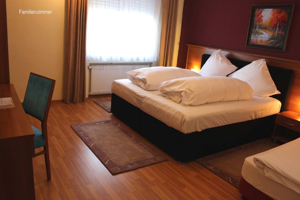 Legend Hotel Biebesheim am Rhein Cameră foto