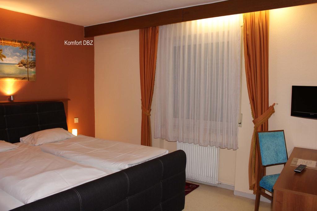 Legend Hotel Biebesheim am Rhein Cameră foto